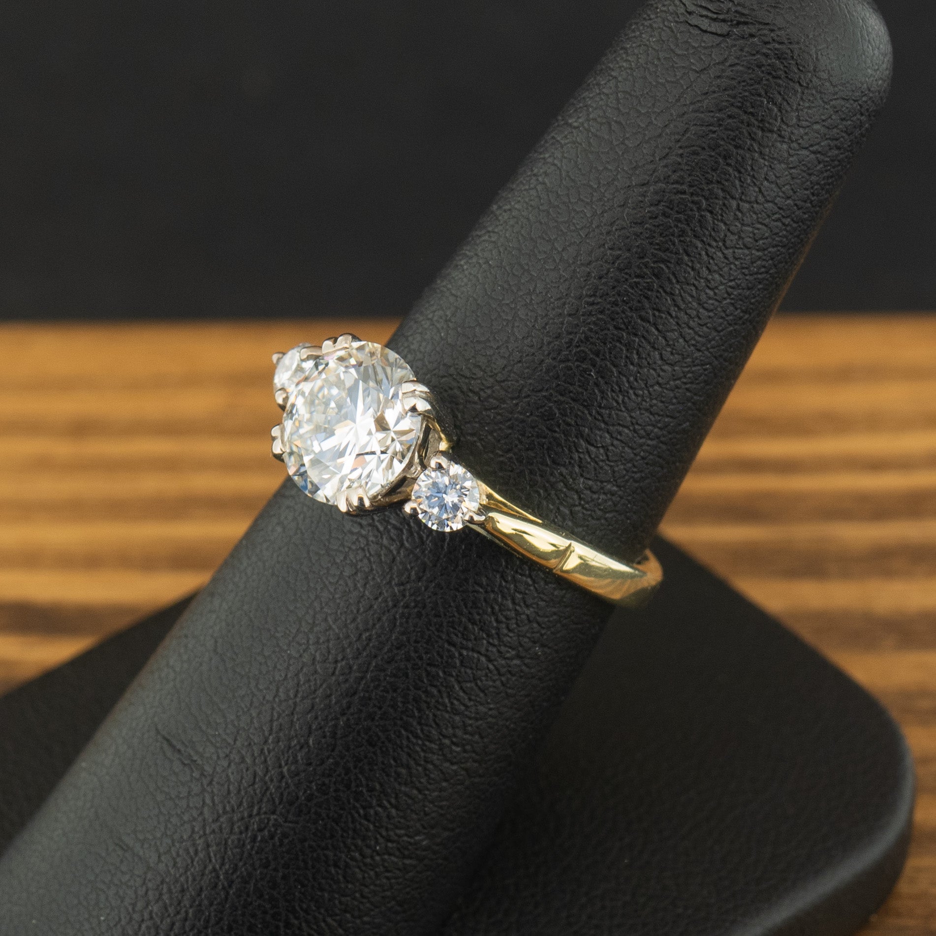 18ct Yellow Gold 2.27ct IGI Certificated Lab Diamond Trilogy Ring Size N 4.3g