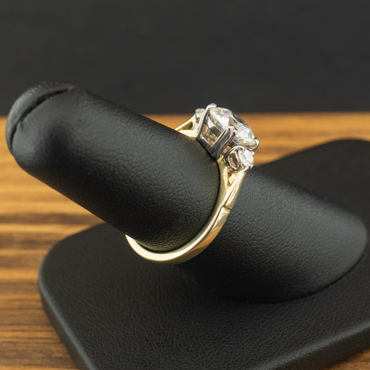 18ct Yellow Gold 2.27ct IGI Certificated Lab Diamond Trilogy Ring Size N 4.3g