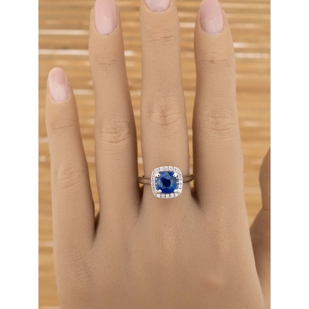 3.01ct Certified Cornflower Blue Sapphire & 0.24ct Diamond 18ct White Gold Ring
