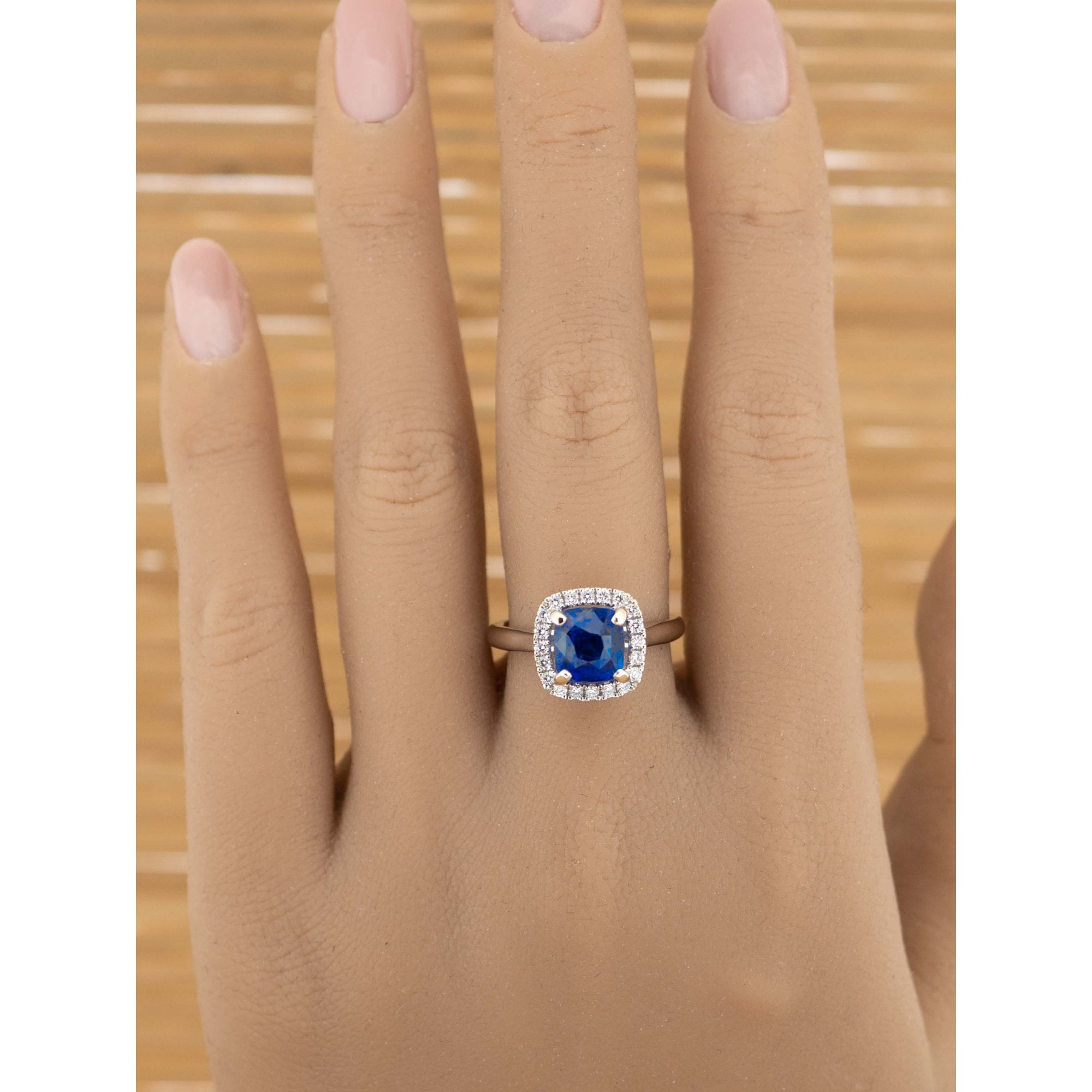 3.01ct Certified Cornflower Blue Sapphire & 0.24ct Diamond 18ct White Gold Ring