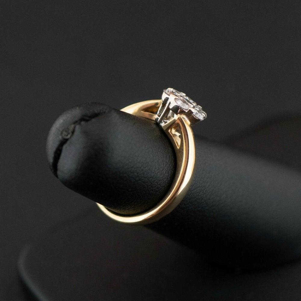 18ct Yellow Gold 0.5ct Diamond Offset Cluster Ring 4.2gms Size H