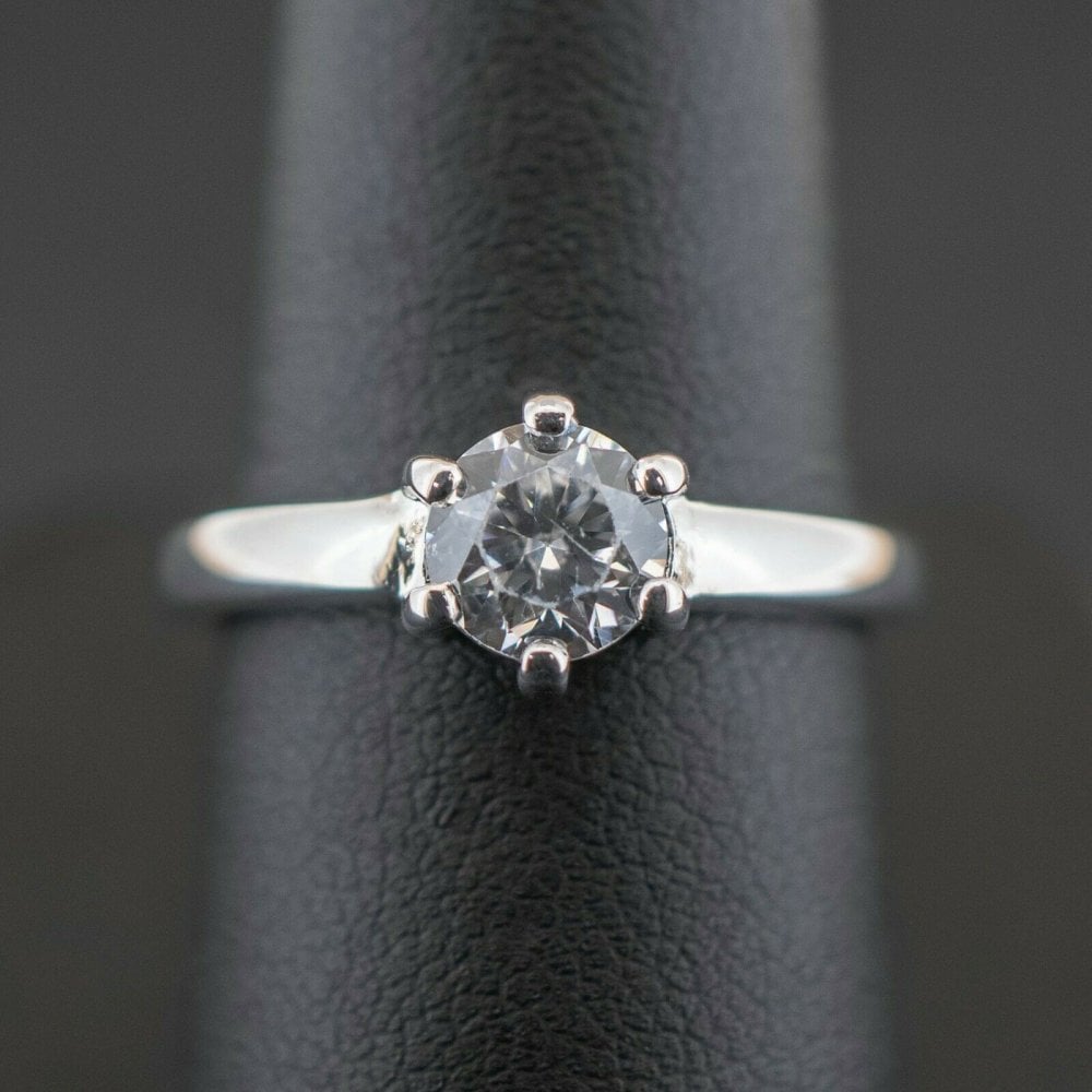 9ct White Gold Cubic Zirconia Solitaire Ring 2.9gms Size O