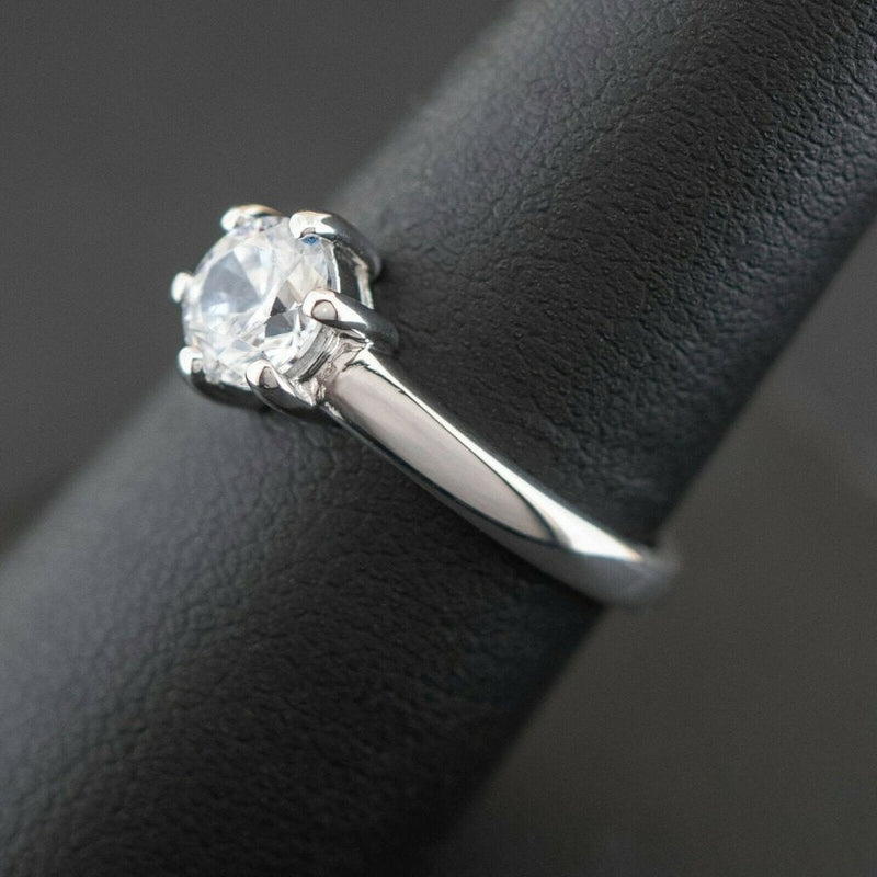 9ct White Gold Cubic Zirconia Solitaire Ring 2.9gms Size O