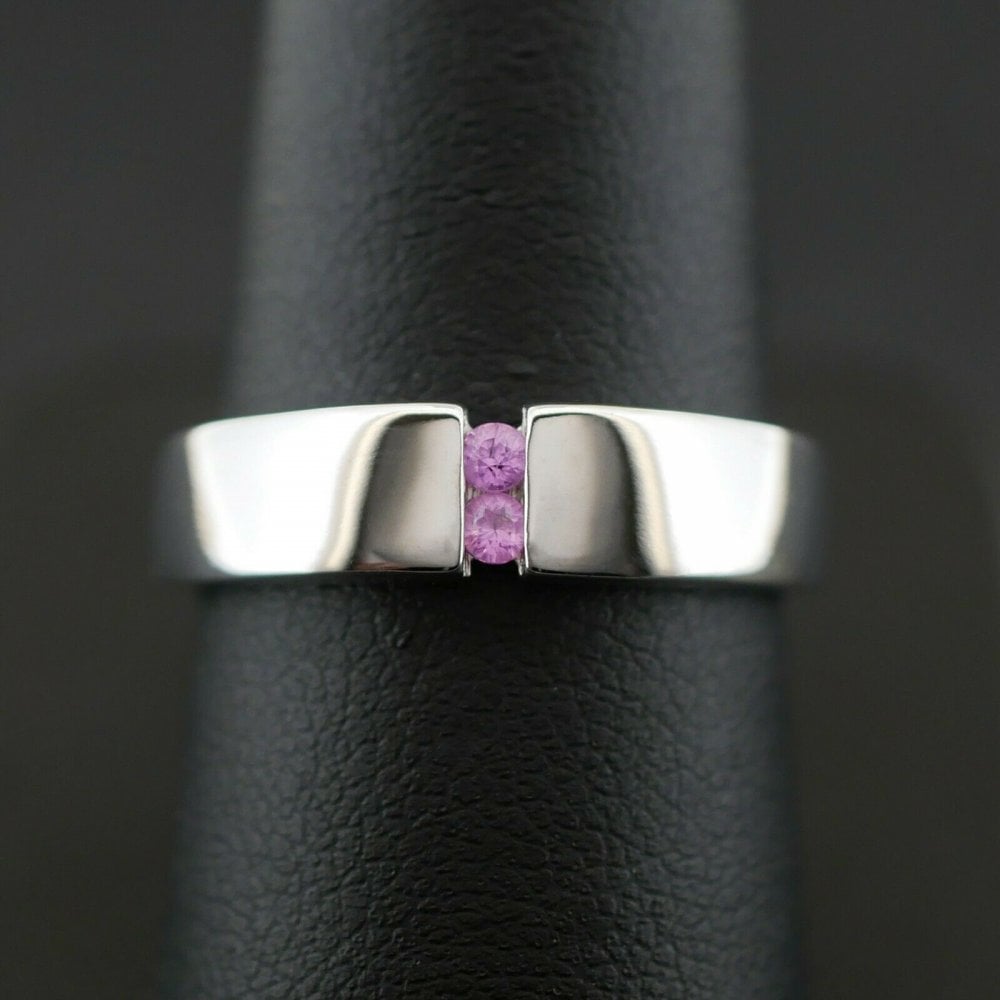 9ct White Gold Pink Stone Ring 3.7 Grams Size P