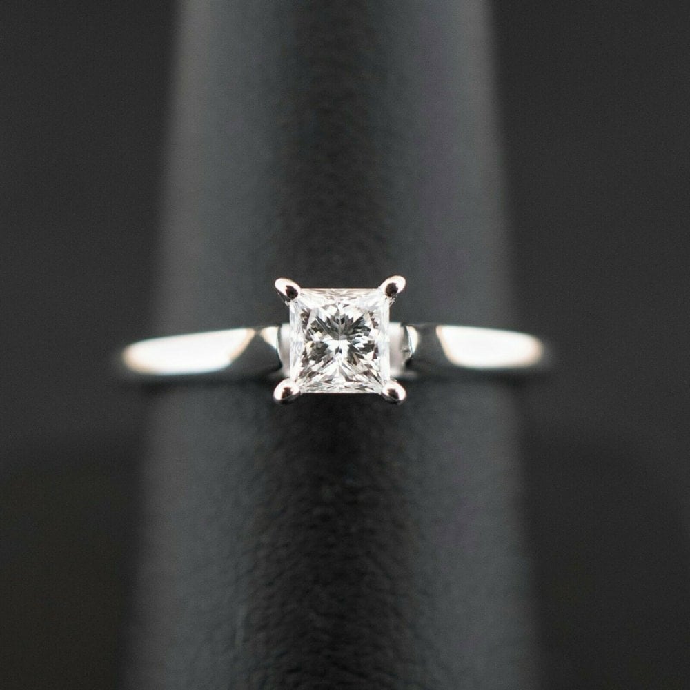 14ct White Gold Princess Cut 0.33ct Diamond Ring 2.5g size K 1/2