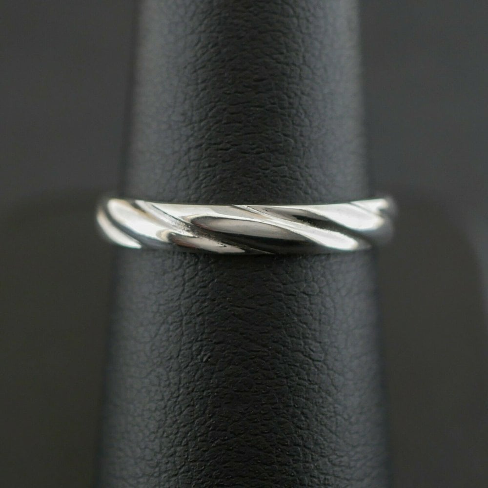 Silver 925 Twisted Thin Band Ring 2.0 grams Size N
