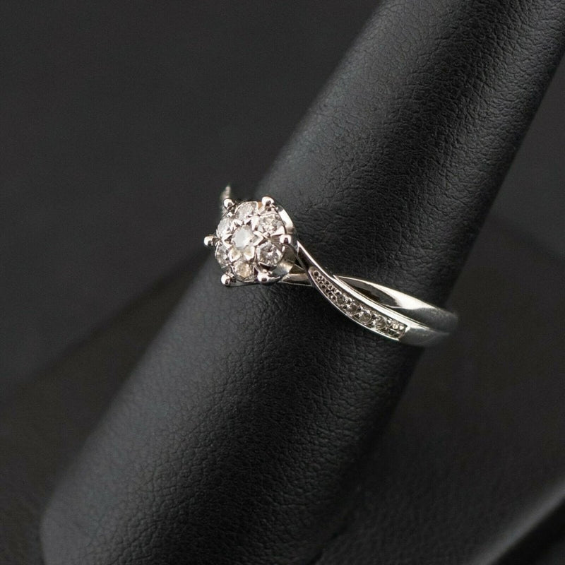 18ct White Gold 0.25ct Diamond Cluster & Accent Shoulders Ring 3.1g Size O 1/2