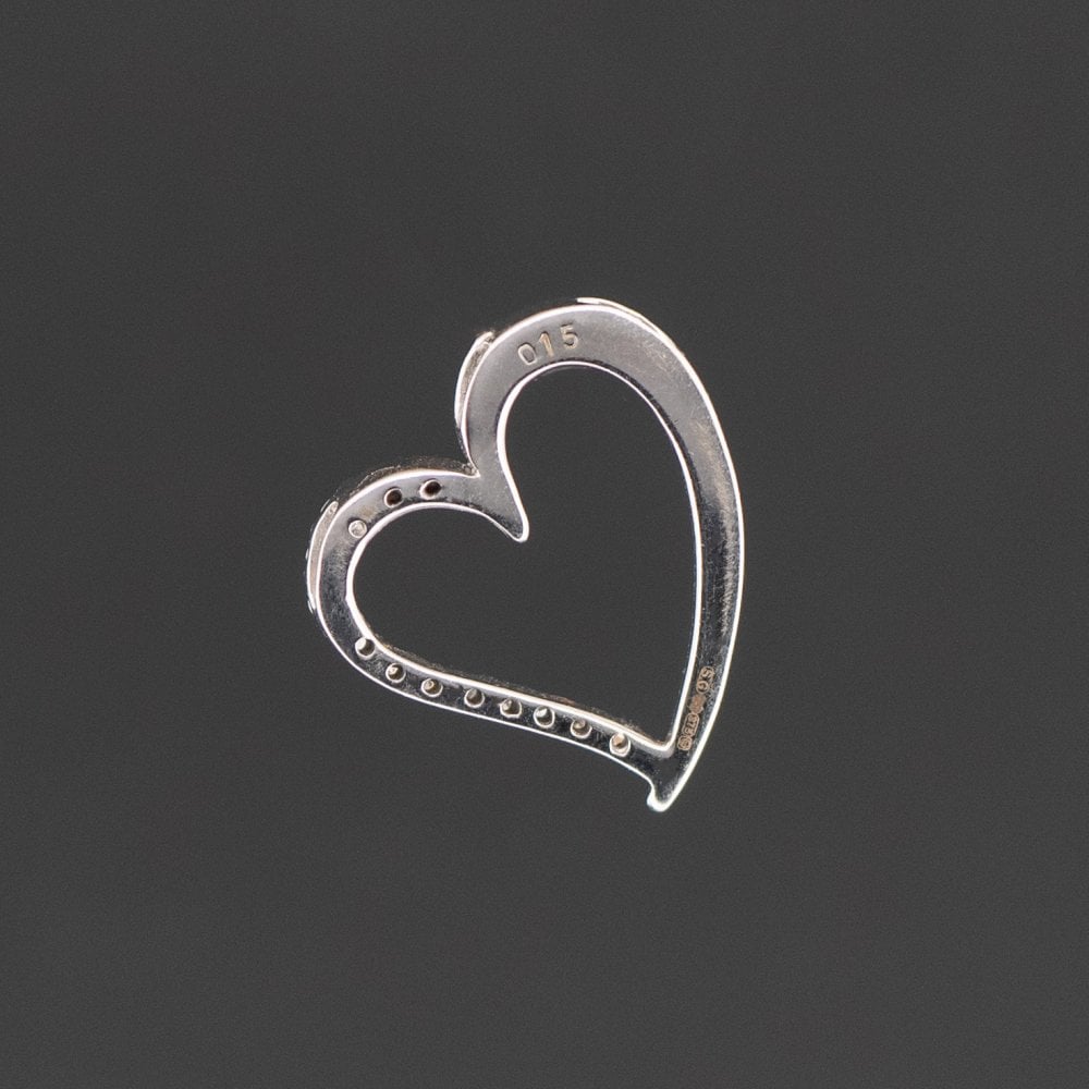 9ct White Gold 0.15ct Diamond Heart Pendant 2.3gms