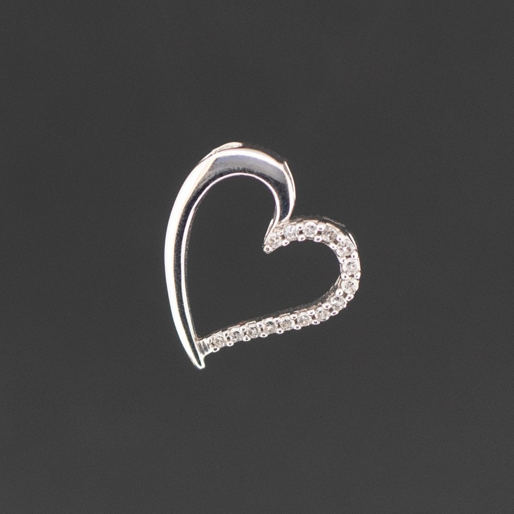 9ct White Gold 0.15ct Diamond Heart Pendant 2.3gms