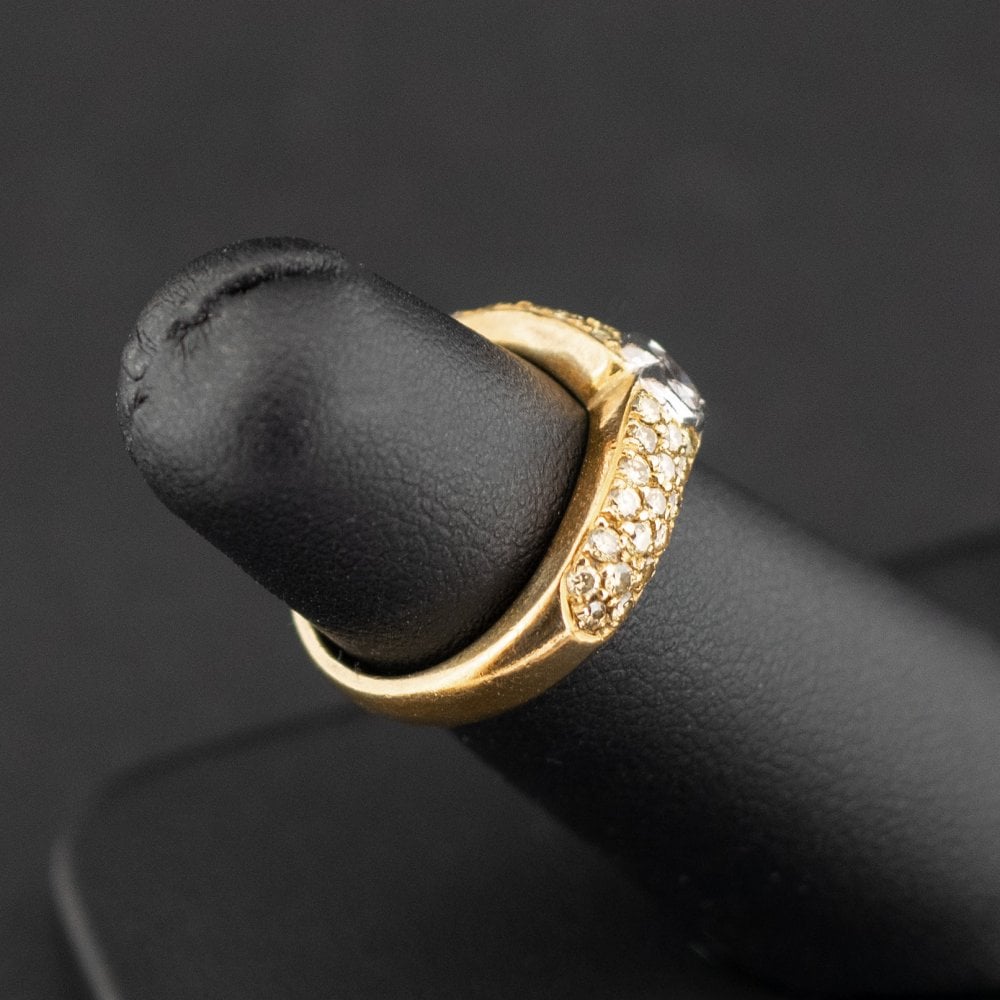 18ct Yellow Gold 0.25ct Heart-Shaped Diamond with Yellow Tinted Pave Diamond Ring 5.4g