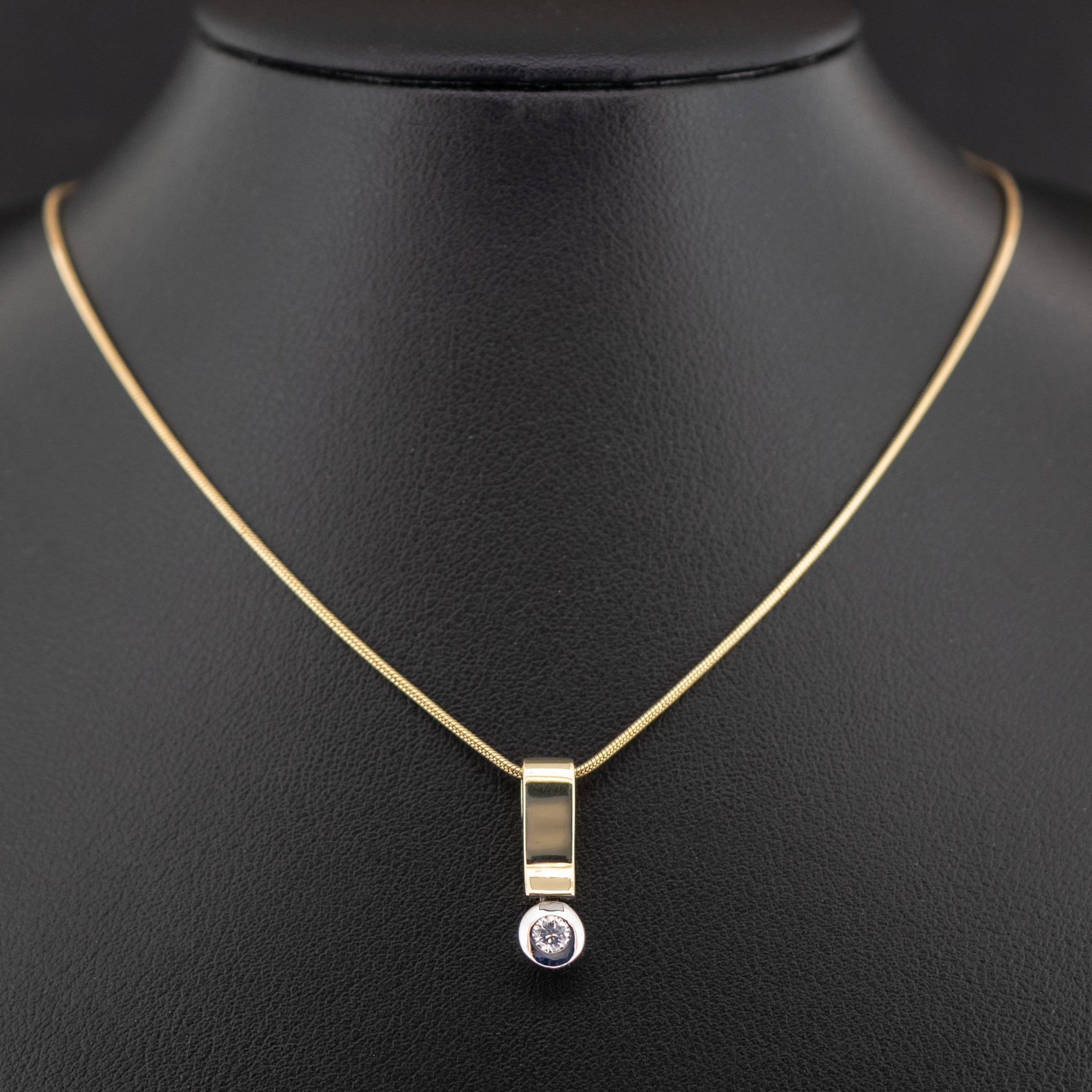 18ct Two Tone 0.15ct Diamond 17 Inch Necklace 7.8g