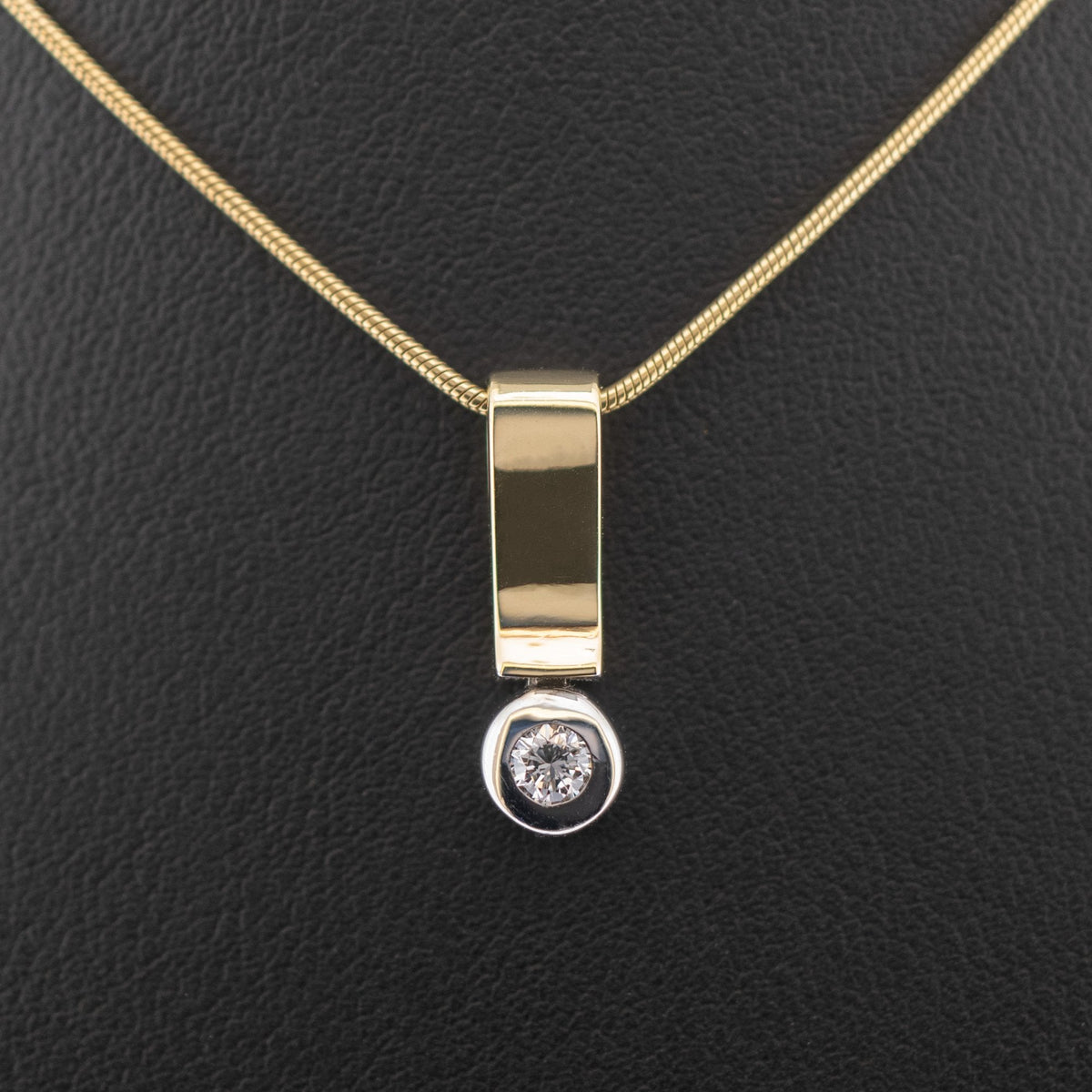 18ct Two Tone 0.15ct Diamond 17 Inch Necklace 7.8g