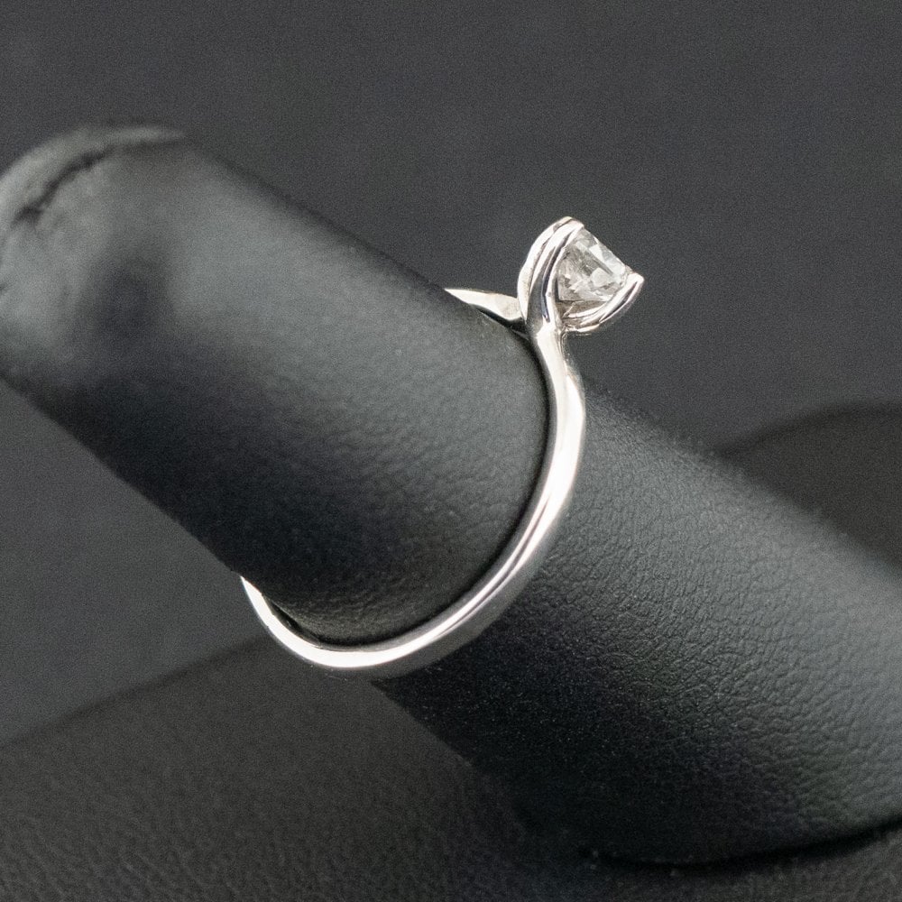 9ct White Gold Approx. 0.40ct Diamond Solitaire Ring Size L 1/2 1.8g