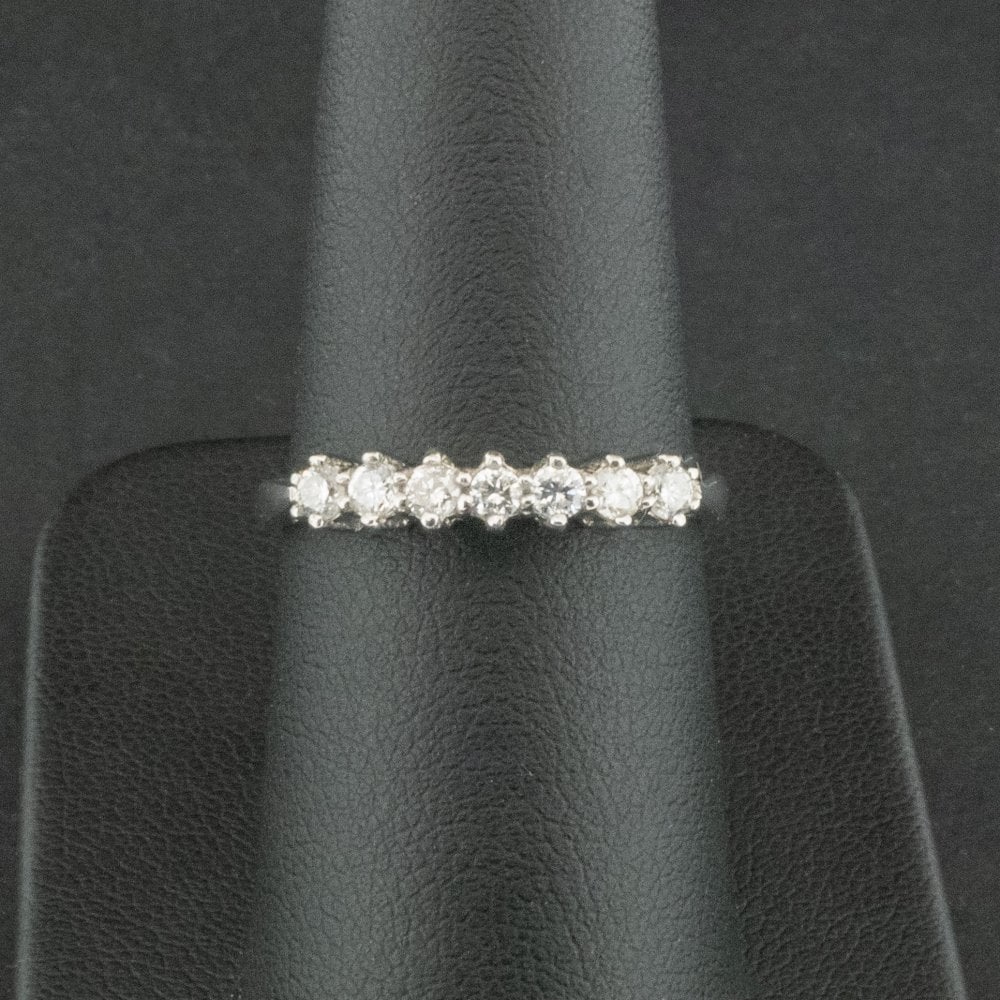 Platinum Approx. 0.33ct Diamond 7 Stone Ring Size O 1/2 3.8g