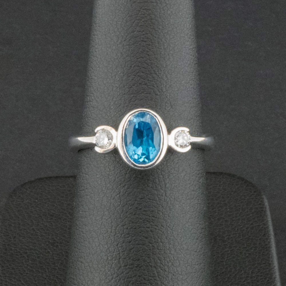 18ct White Gold Topaz and Diamond Trilogy Ring Size L 3.7g