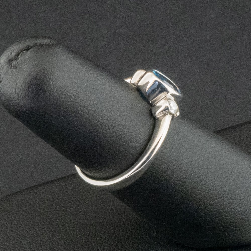 18ct White Gold Topaz and Diamond Trilogy Ring Size L 3.7g