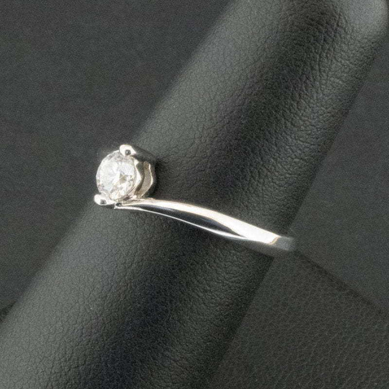 18ct White Gold 0.25ct Diamond Solitaire Twist Ring Size L 2.6g
