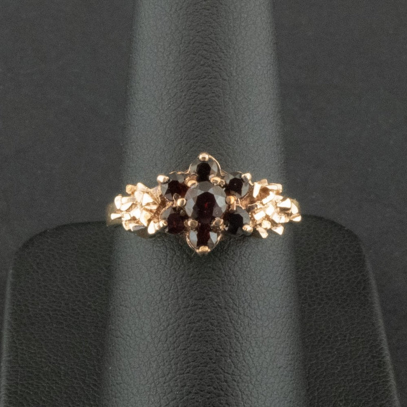 9ct Yellow Gold Garnet Flower Ring Size N 1/2 3.3g