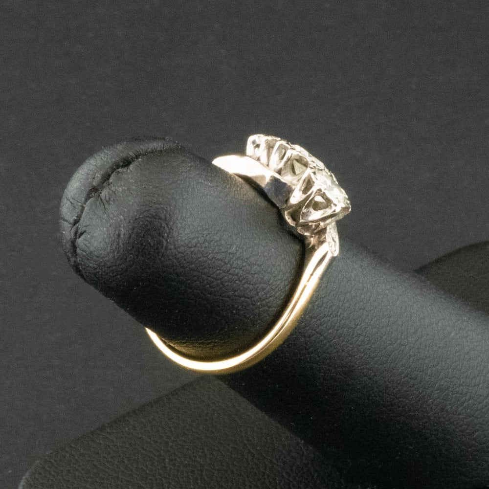 18ct Yellow Gold Approx. 0.55ct Diamond Trilogy Ring Size H 1/2 3.1g