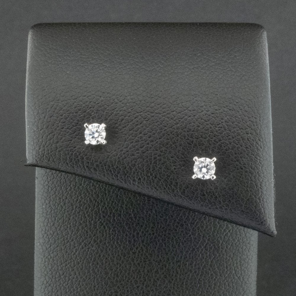 18ct White Gold Approx. 0.30ct Diamond Stud Earrings 0.9g
