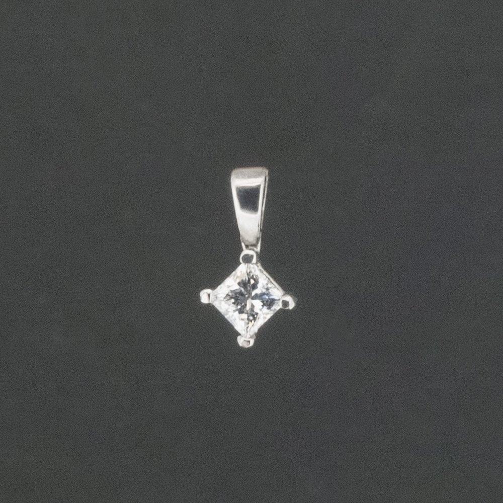 18ct White Gold 0.29ct Princess Cut Diamond Pendant 0.5g