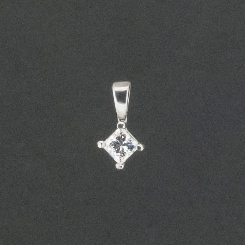 18ct White Gold 0.29ct Princess Cut Diamond Pendant 0.5g