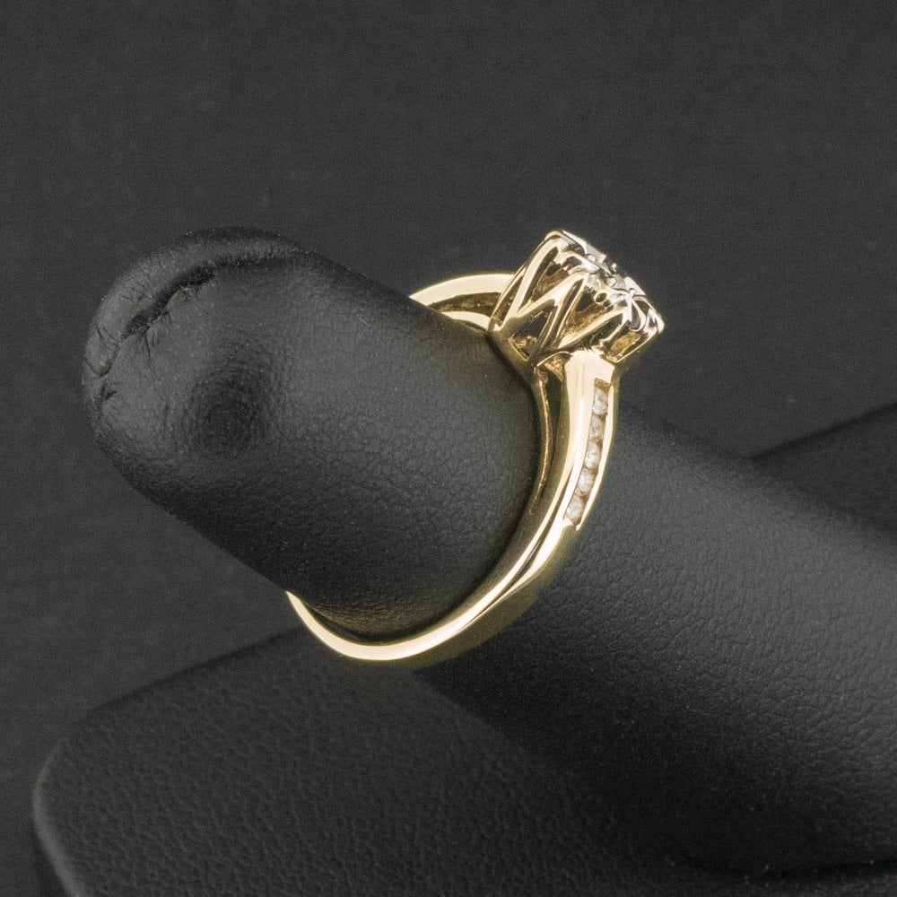 9ct Yellow Gold 0.15ct Diamond Illusion Set Ring Size J 1.8g