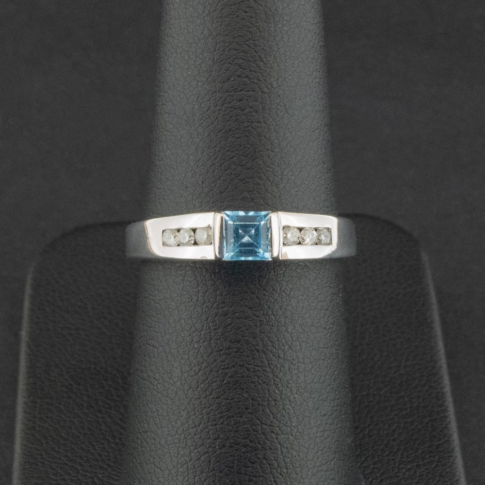 9ct White Gold Topaz & Diamond Ring Size N 1/2 2.5g