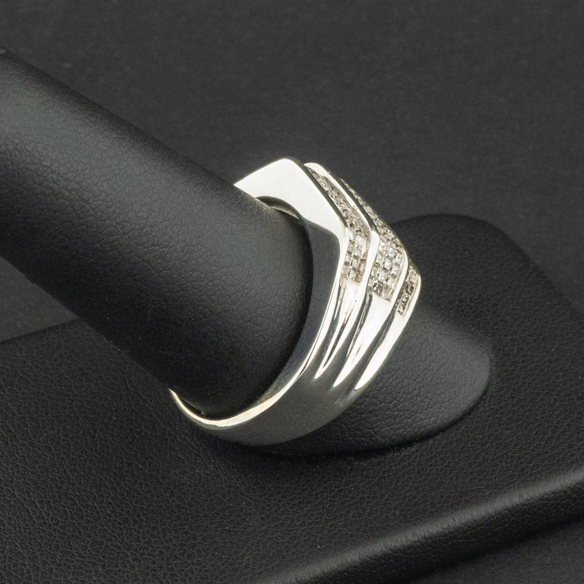 9ct White Gold Approx. 1.33ct Diamond Channel Set Ring Size S 9.8g