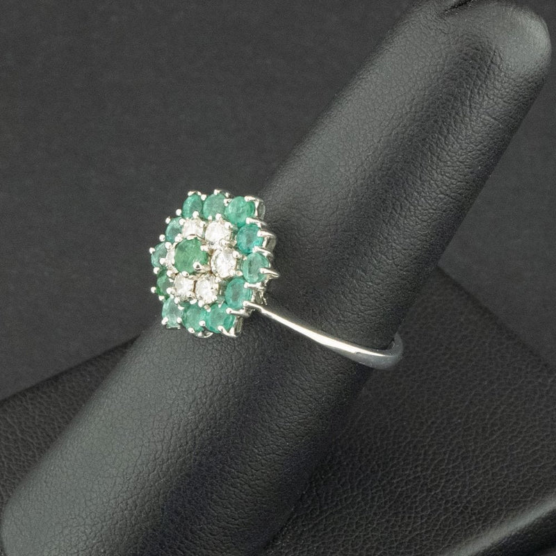 18ct White Gold Emerald and Diamond Ring Size N 3.5g