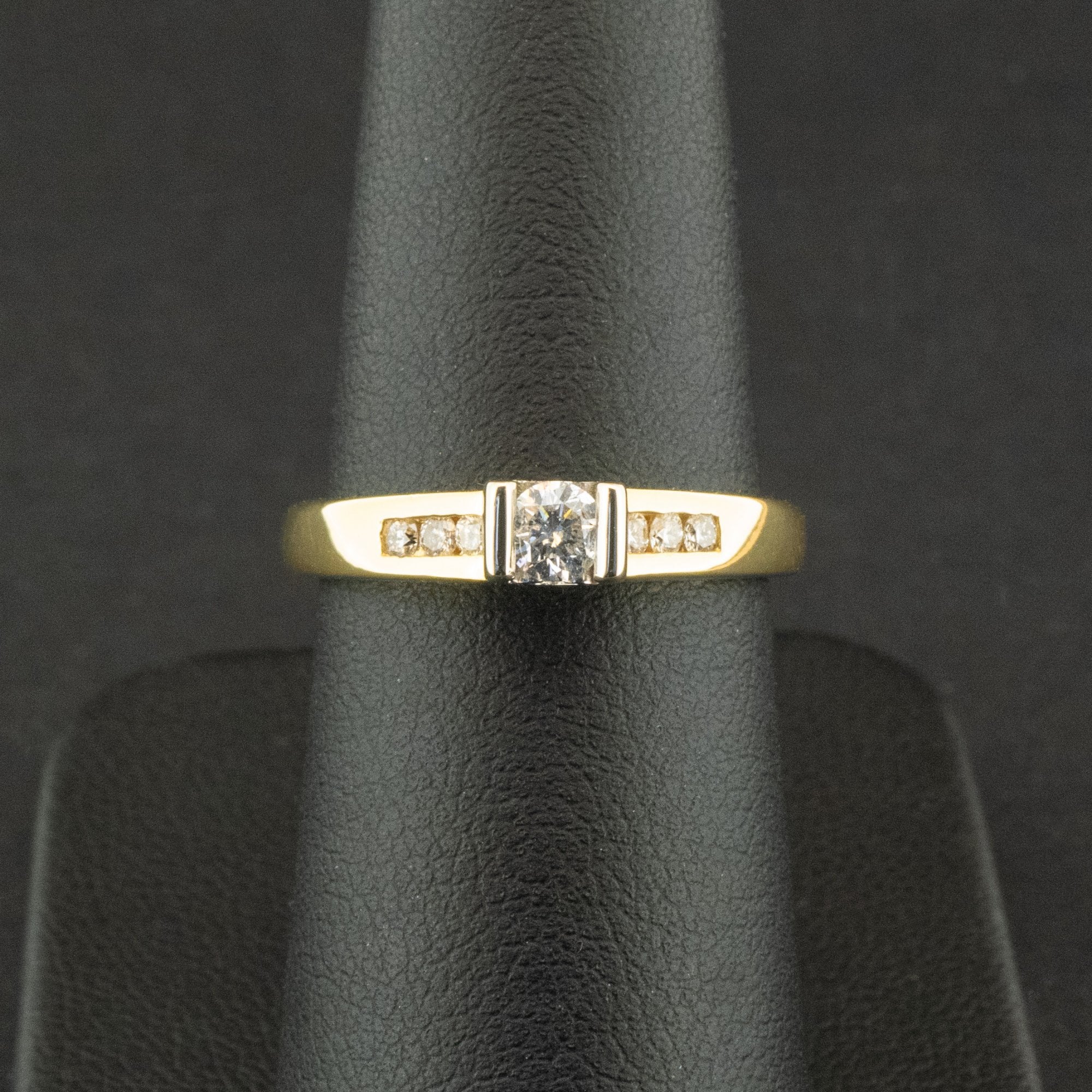 18ct Yellow Gold Approx. 0.25ct Diamond Ring Size M 3.9g