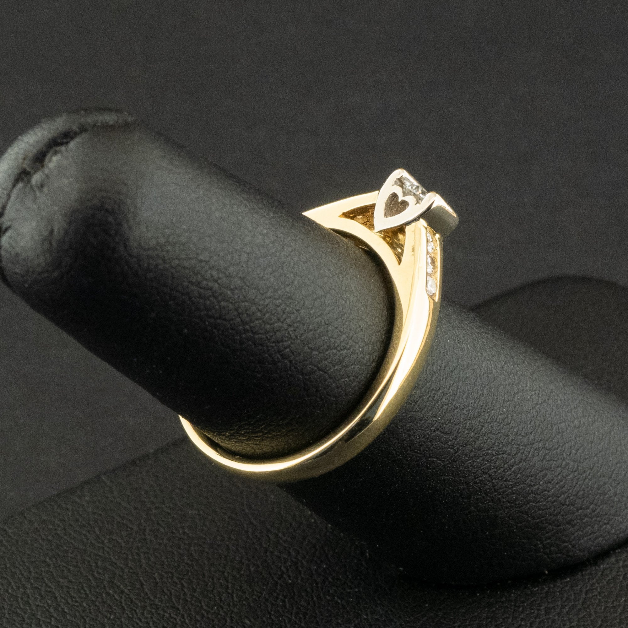 18ct Yellow Gold Approx. 0.25ct Diamond Ring Size M 3.9g