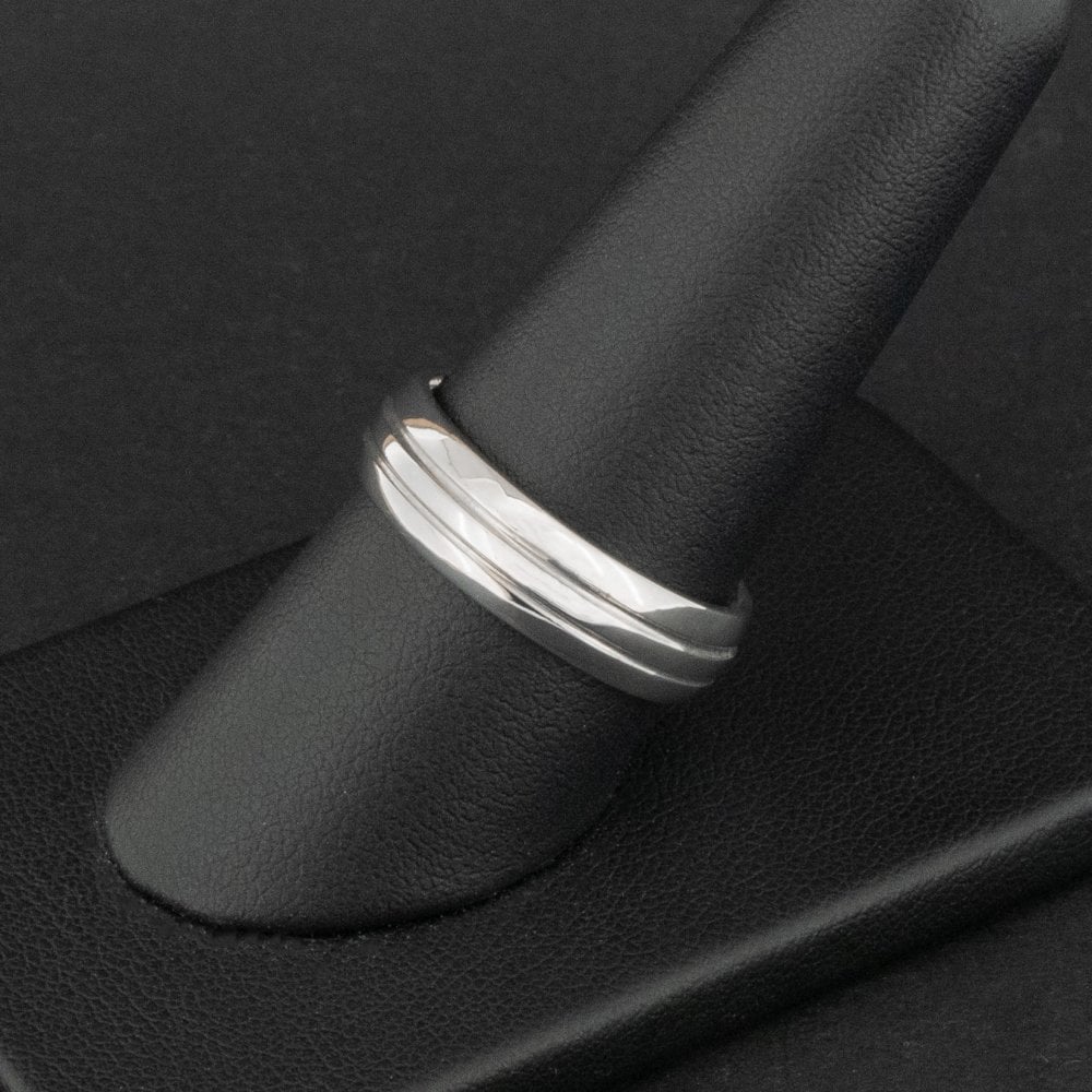 18ct White Gold Wedding Band Ring Size R 7.8g