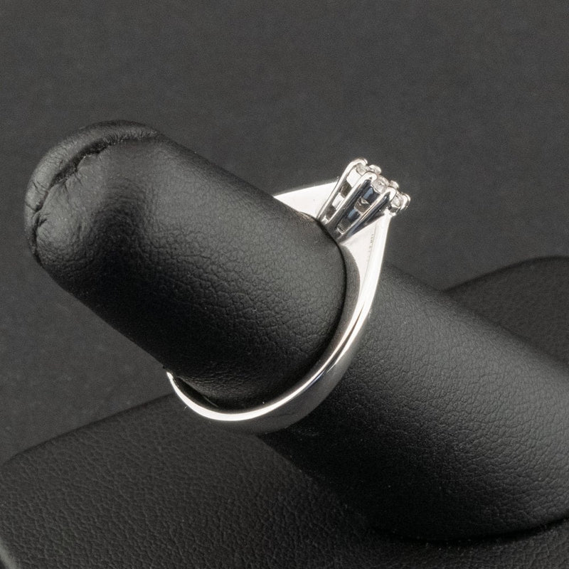 14ct White Gold 0.25ct Diamond Cluster Ring Size K 1/2 3.8g