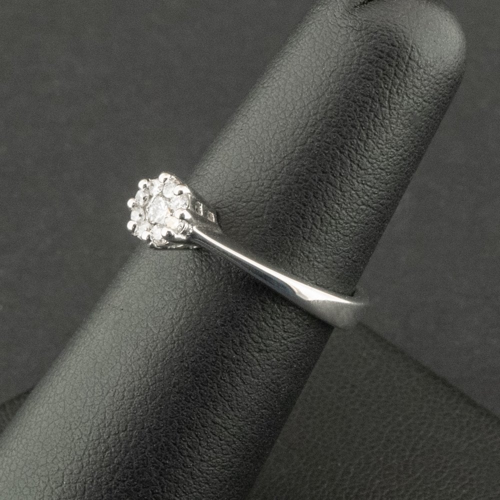 14ct White Gold 0.25ct Diamond Cluster Ring Size K 1/2 3.8g