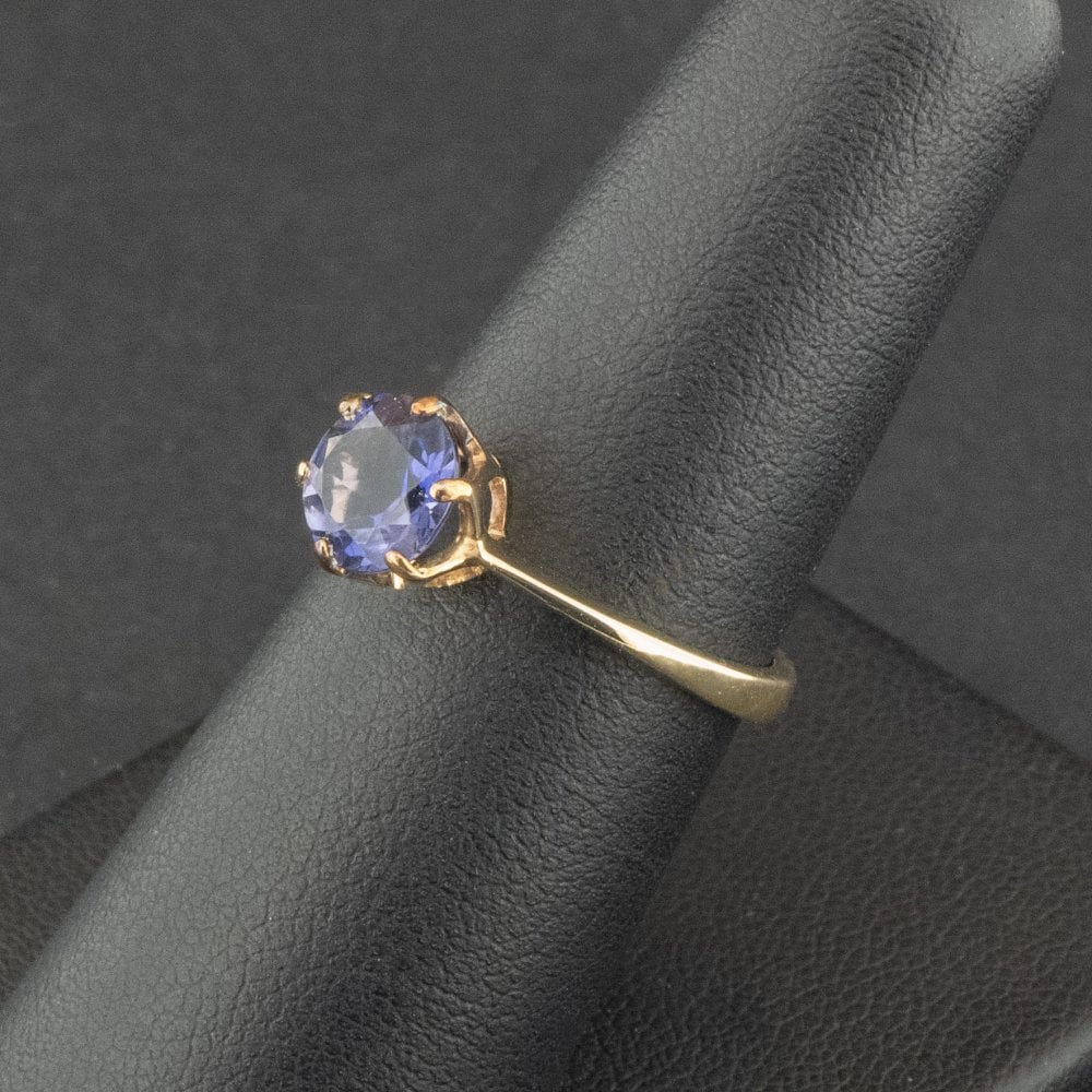 9ct Yellow Gold Blue Stone Solitaire Ring Size N 2.2g