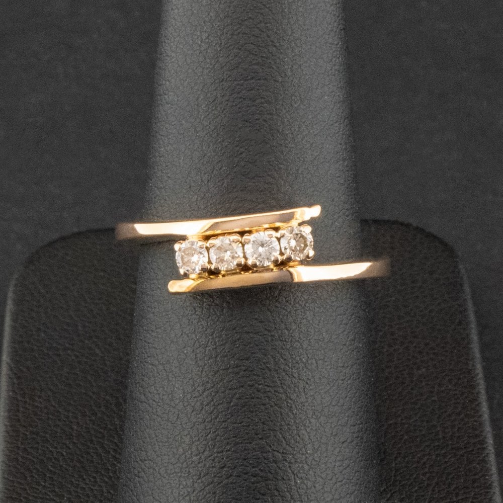 14ct Yellow Gold 0.20ct Diamond Twist Ring Size O 4.1g