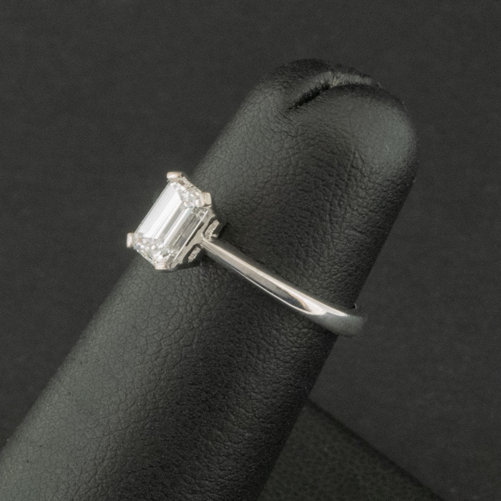 Platinum Approx. 0.63ct D/VS2 Emerald Cut Diamond Solitaire Ring Size H 2.7g