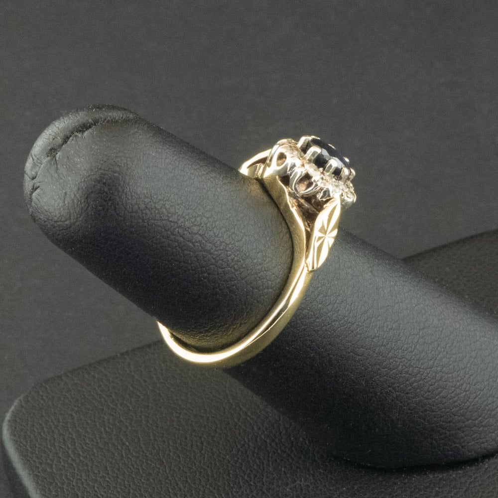 9ct Yellow Gold Sapphire and Diamond Cluster Ring Size K 1/2 3.0g
