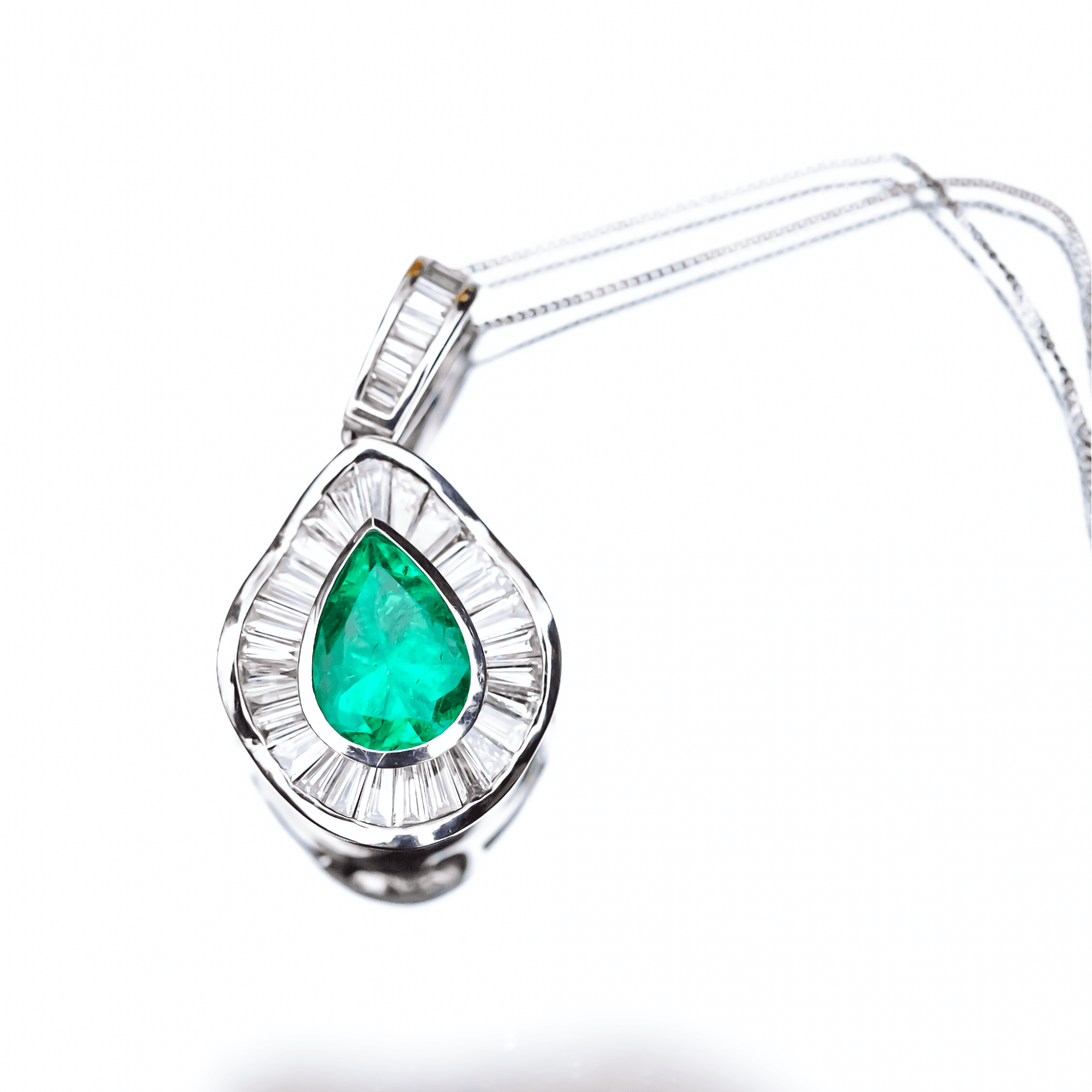 14ct White Gold 4.4ct Lab Created Emerald and 3.15ct Natural Diamond Pendant 12.1g
