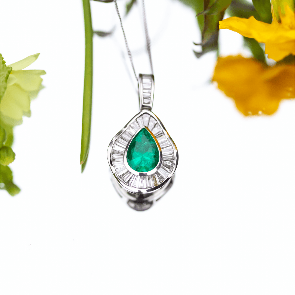 14ct White Gold 4.4ct Lab Created Emerald and 3.15ct Natural Diamond Pendant 12.1g