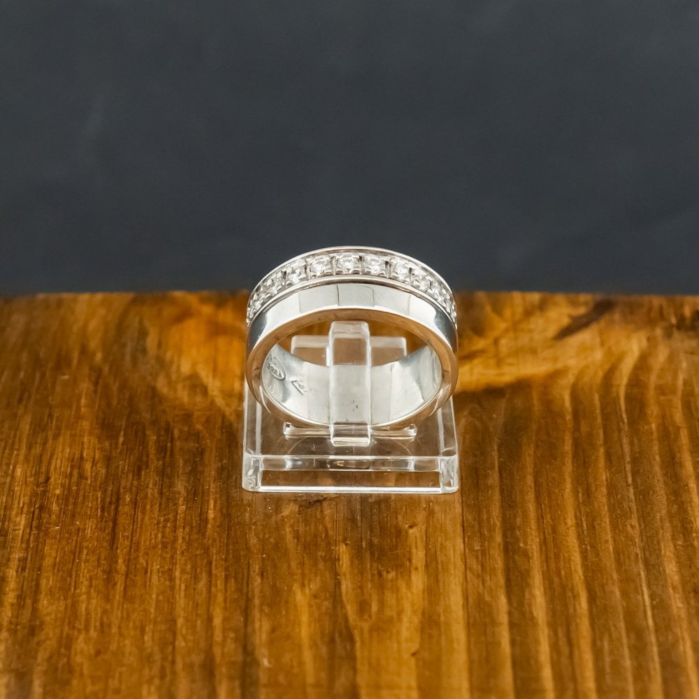 14ct White Gold Cubic Zirconia Band Ring Size N 9.3g
