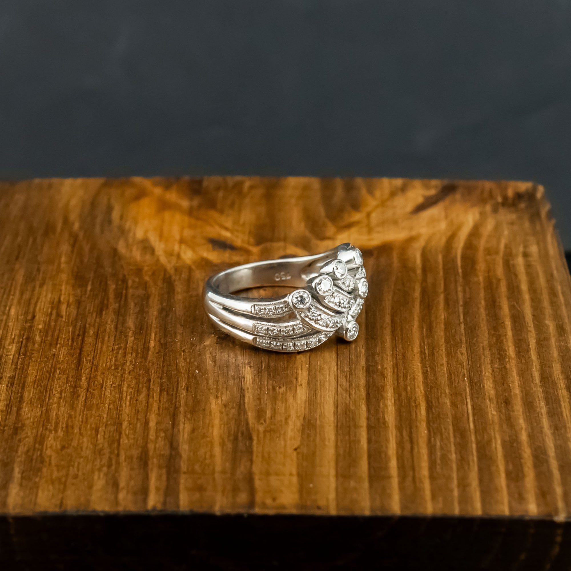 18ct White Gold 0.38ct Diamond Swirl Ring Size M 1/2 8.1g