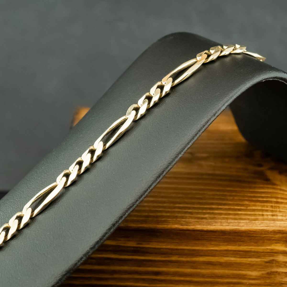 9ct Yellow Gold 9.5 Inch Figaro Chain Bracelet 13.4g