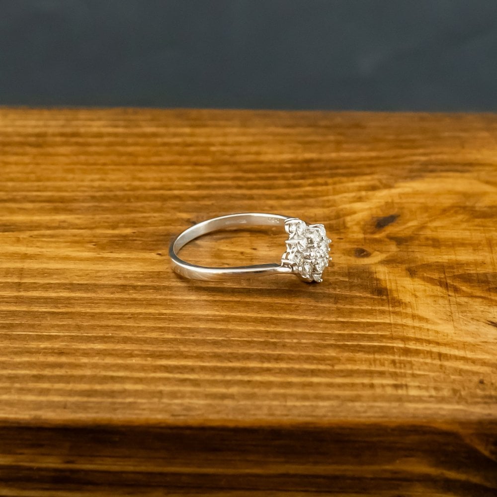 9ct White Gold 0.50ct Diamond Cluster Ring Size N 2.3g