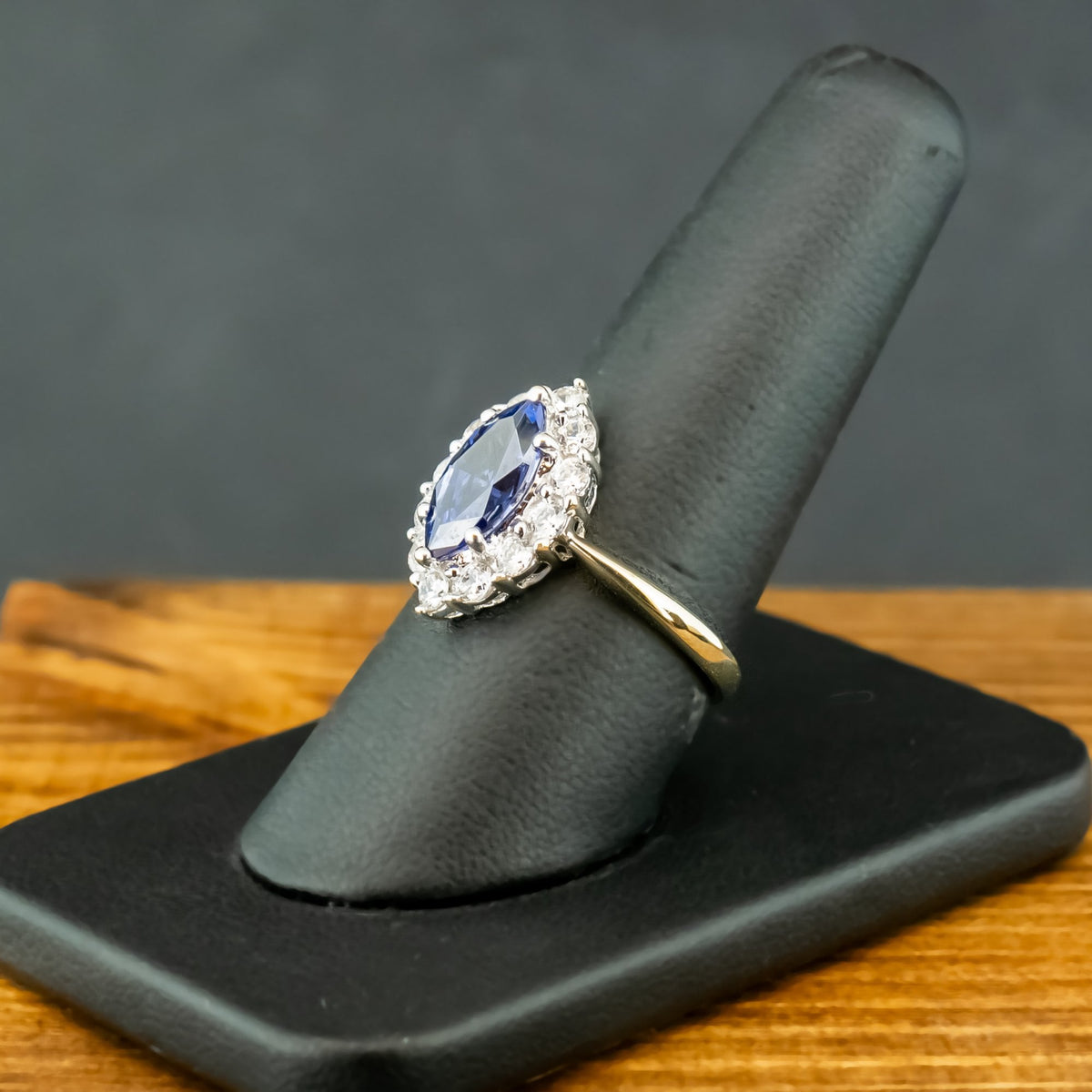14ct Yellow Gold Cubic Zirconia Cluster Ring Size R 3.7g