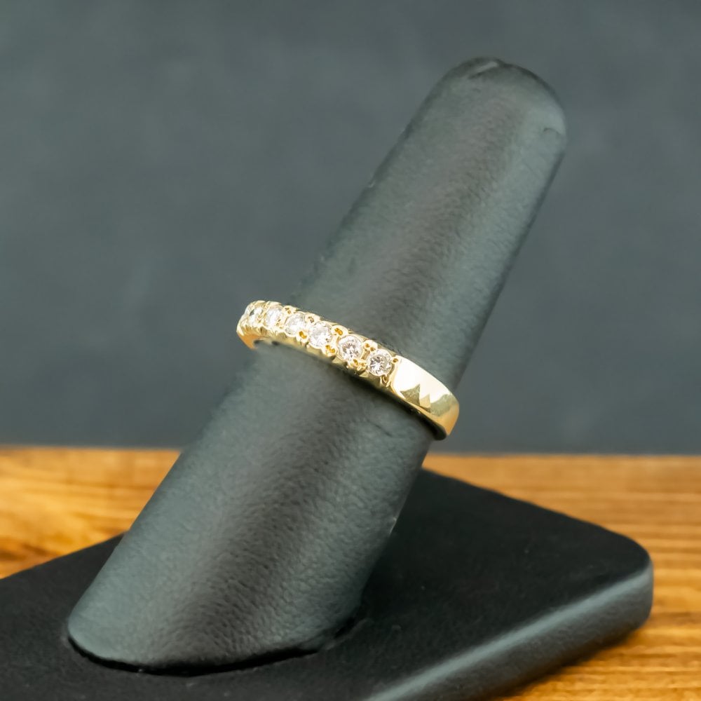 18ct Yellow Gold 7 Stone Diamond Band Ring Size N 1/2 4.0g