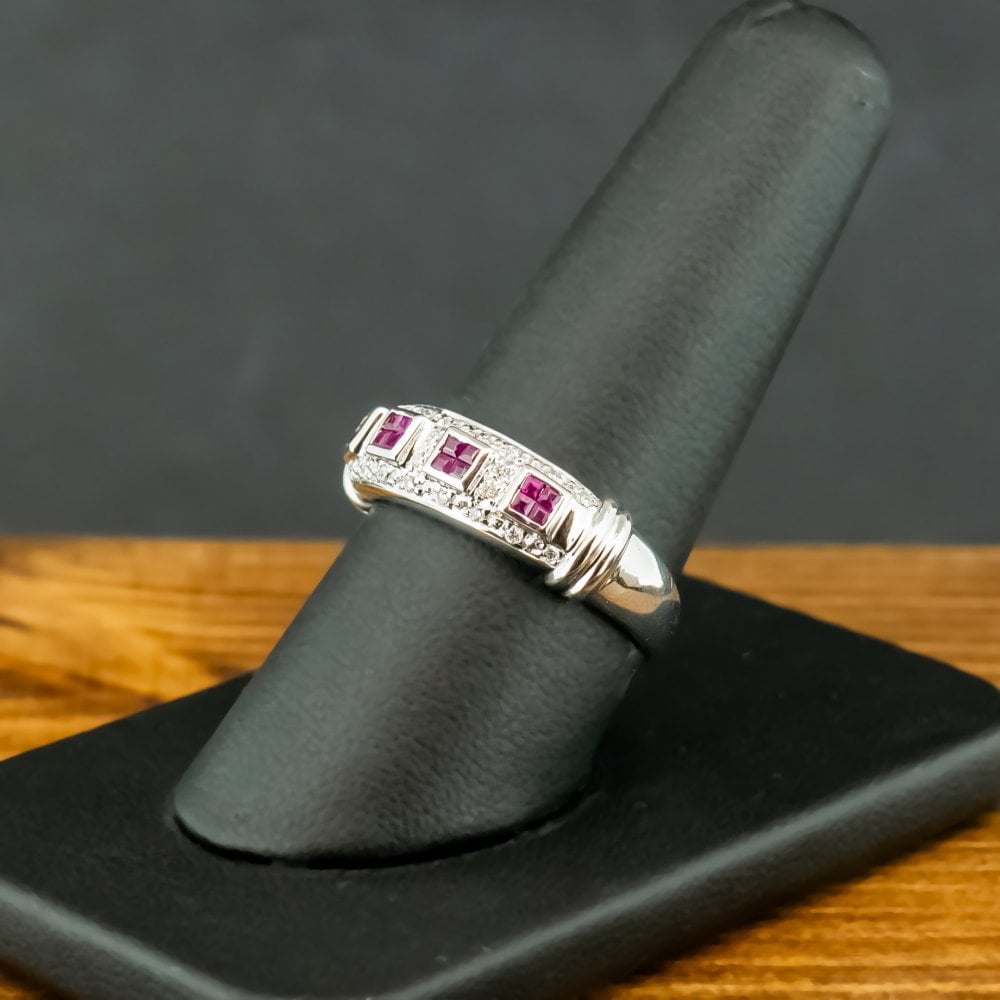 14ct White Gold Ruby and Diamond Ring Size R 4.7g