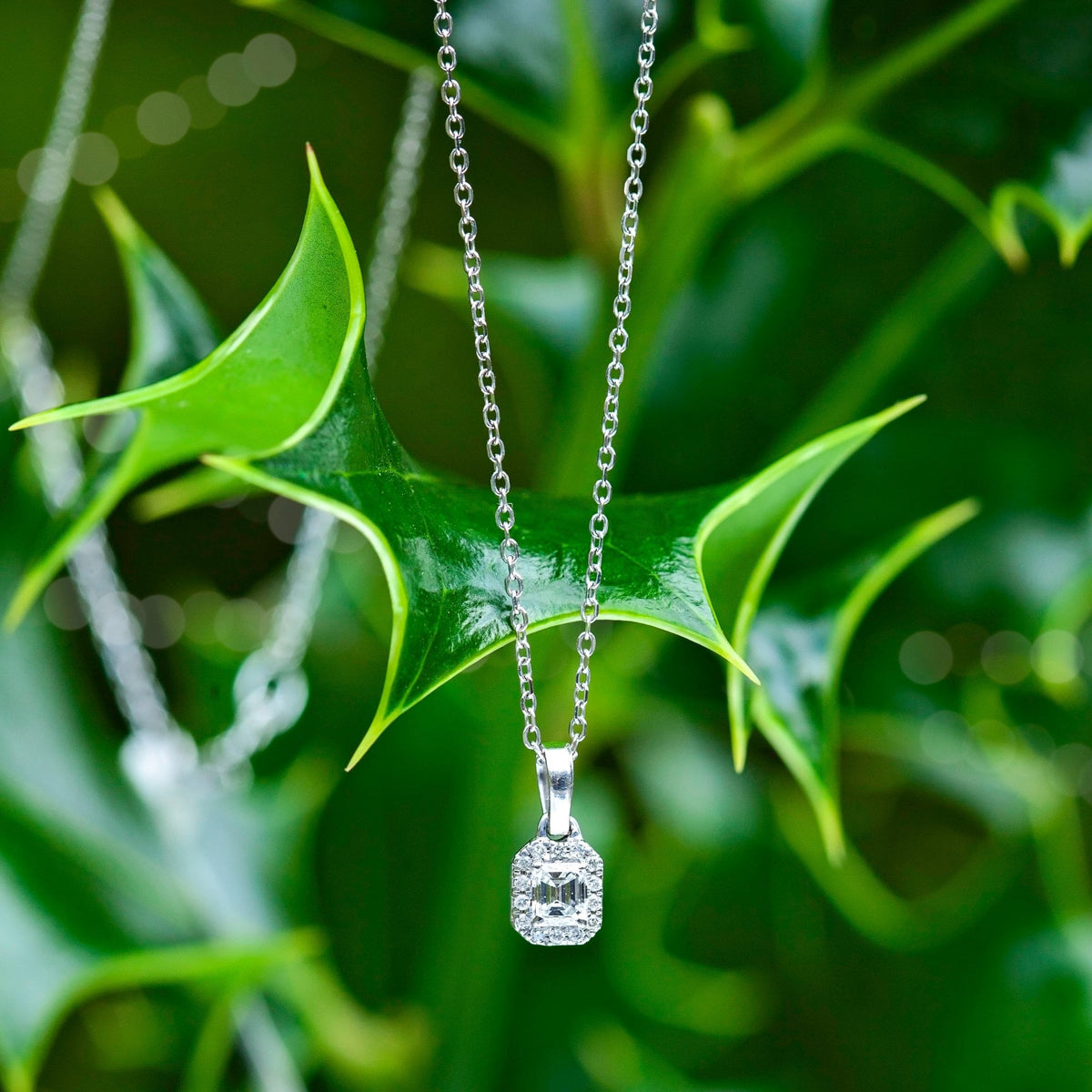 18ct White Gold 0.19 TCW Diamond Necklace