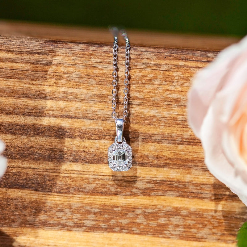 18ct White Gold 0.19 TCW Diamond Necklace